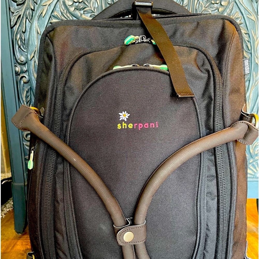 SHERPANI MERIDIAN 22 inch Suitcase RARE FIND .